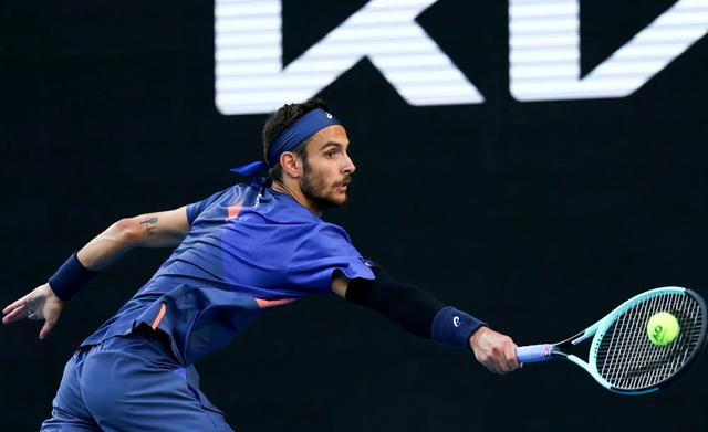 包含西班牙网球队完胜英国网球队,克耶高斯打破历史纪录的词条 包含西班牙网球队完胜英国网球队,克耶高斯打破历史纪录的词条