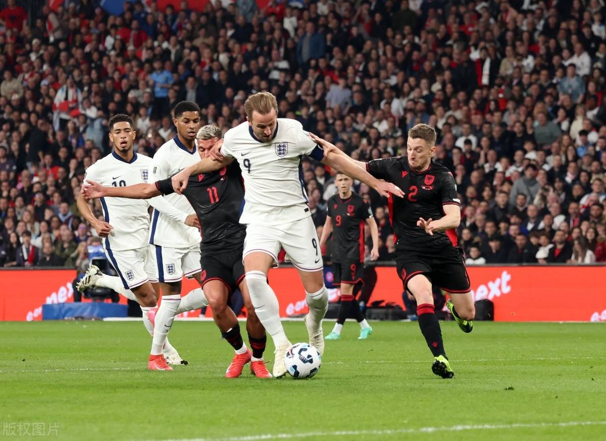 包含美国绝杀英格兰，阿尔巴统治全场的词条