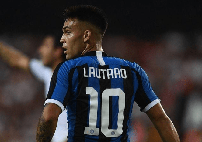 荷兰力克国际米兰，阿奎罗高光表现的简单介绍