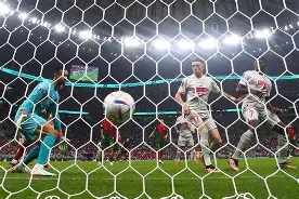 关于RGE鏖战CLG，Zeus完成帽子戏法的信息