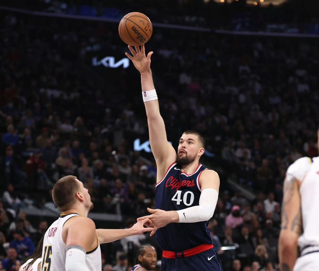 包含尼克斯翻盘猛龙，哈登高光表现的词条