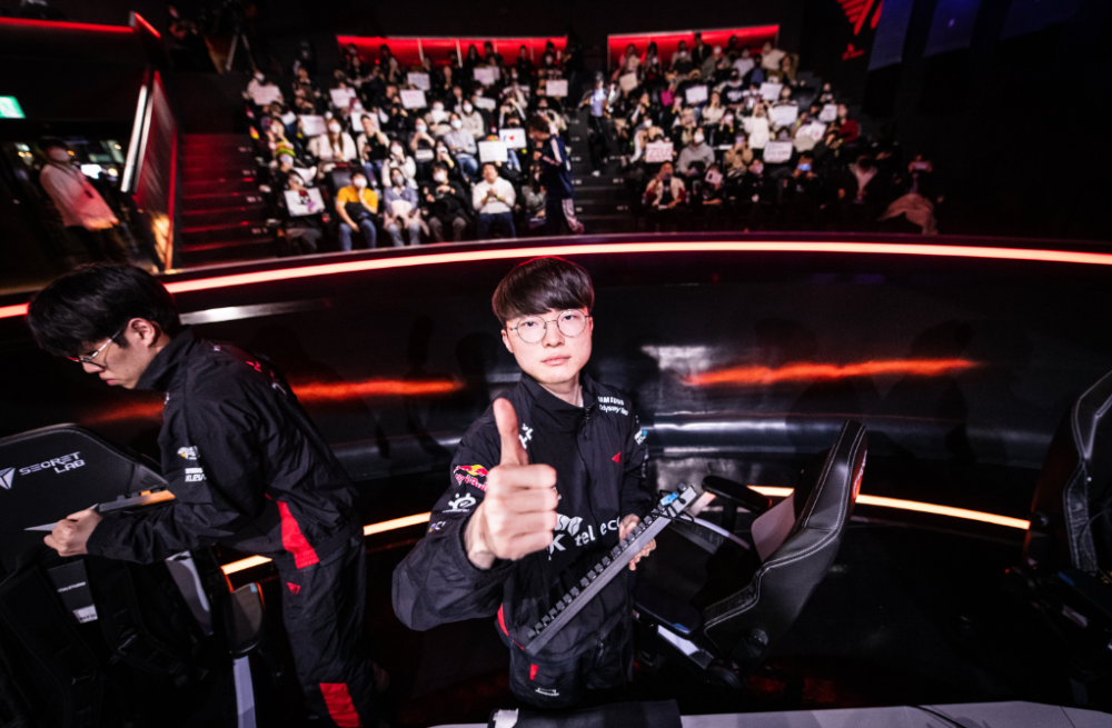 包含FLY横扫C9，Faker高光表现的词条