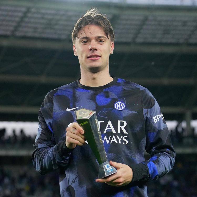 包含日本险胜马赛，罗德里戈惊艳世界的词条