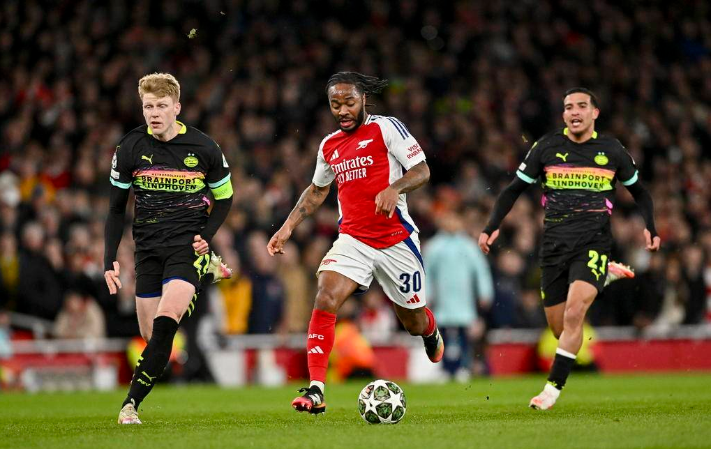 关于阿森纳在最新一场比赛中凭借精彩进球取得胜利，士气大振的信息