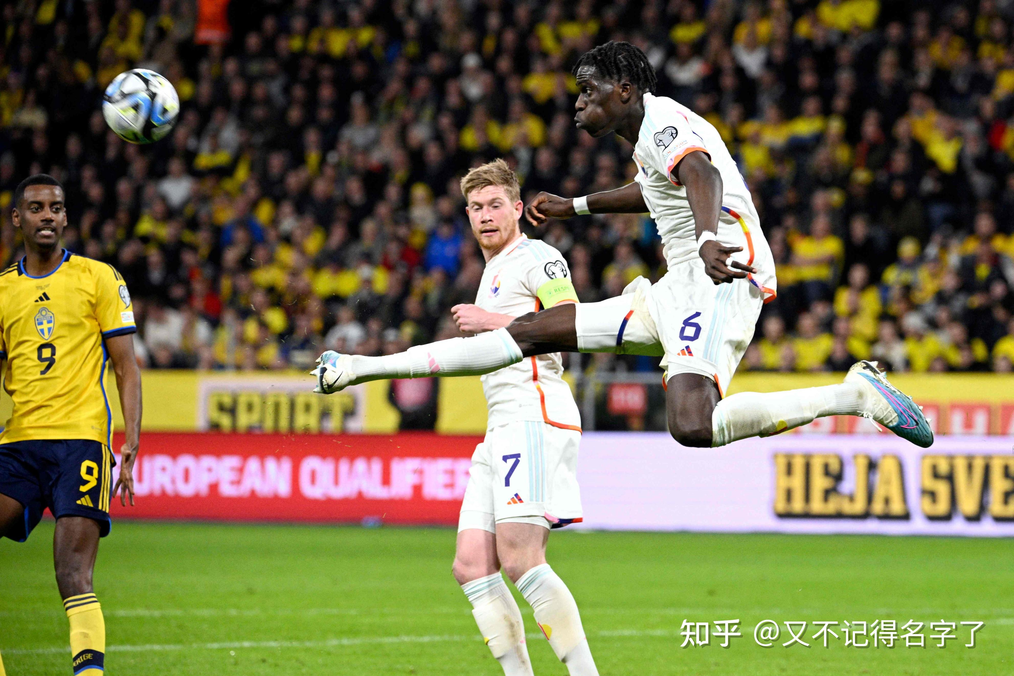 包含西班牙大胜瑞典，力擒对手晋级的词条