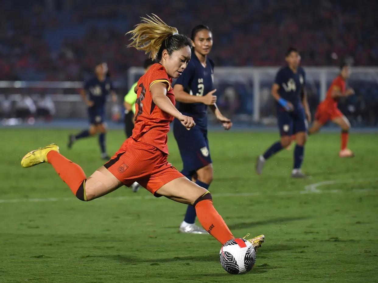 奥地利女足艰难取胜，成功晋级