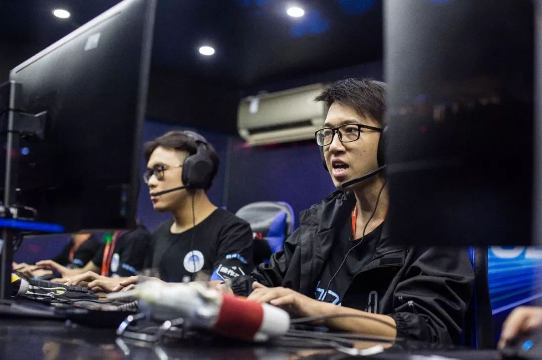 惊艳表现！华南虎队主场斩获胜利的简单介绍