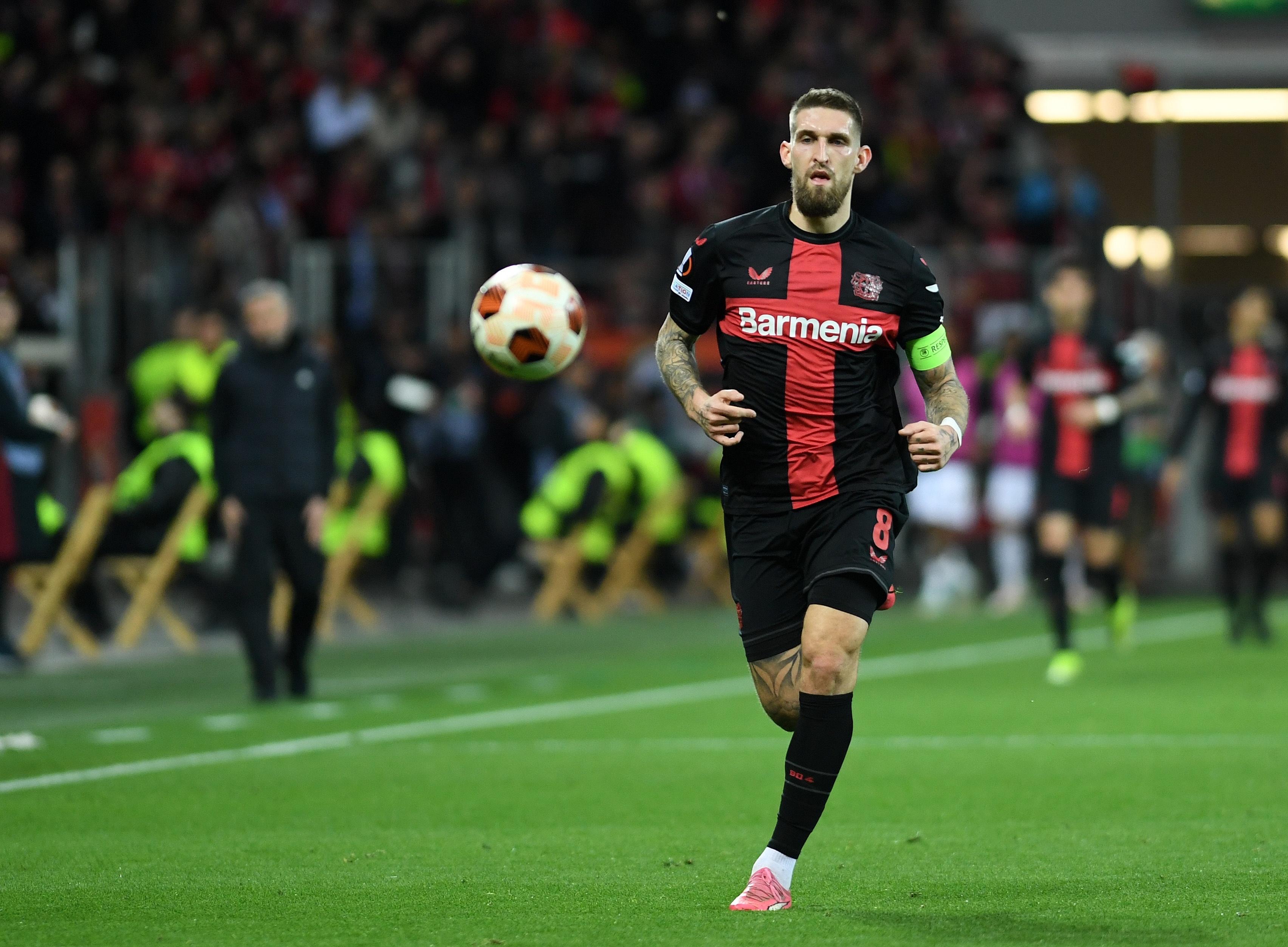 勒沃库森中场核心表现亮眼，成为全队焦点的简单介绍