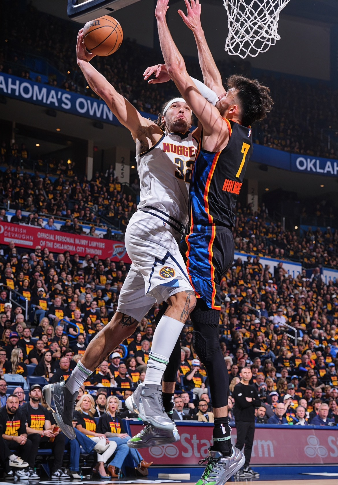 雷霆逆转福建队，约基奇扛起全队的简单介绍