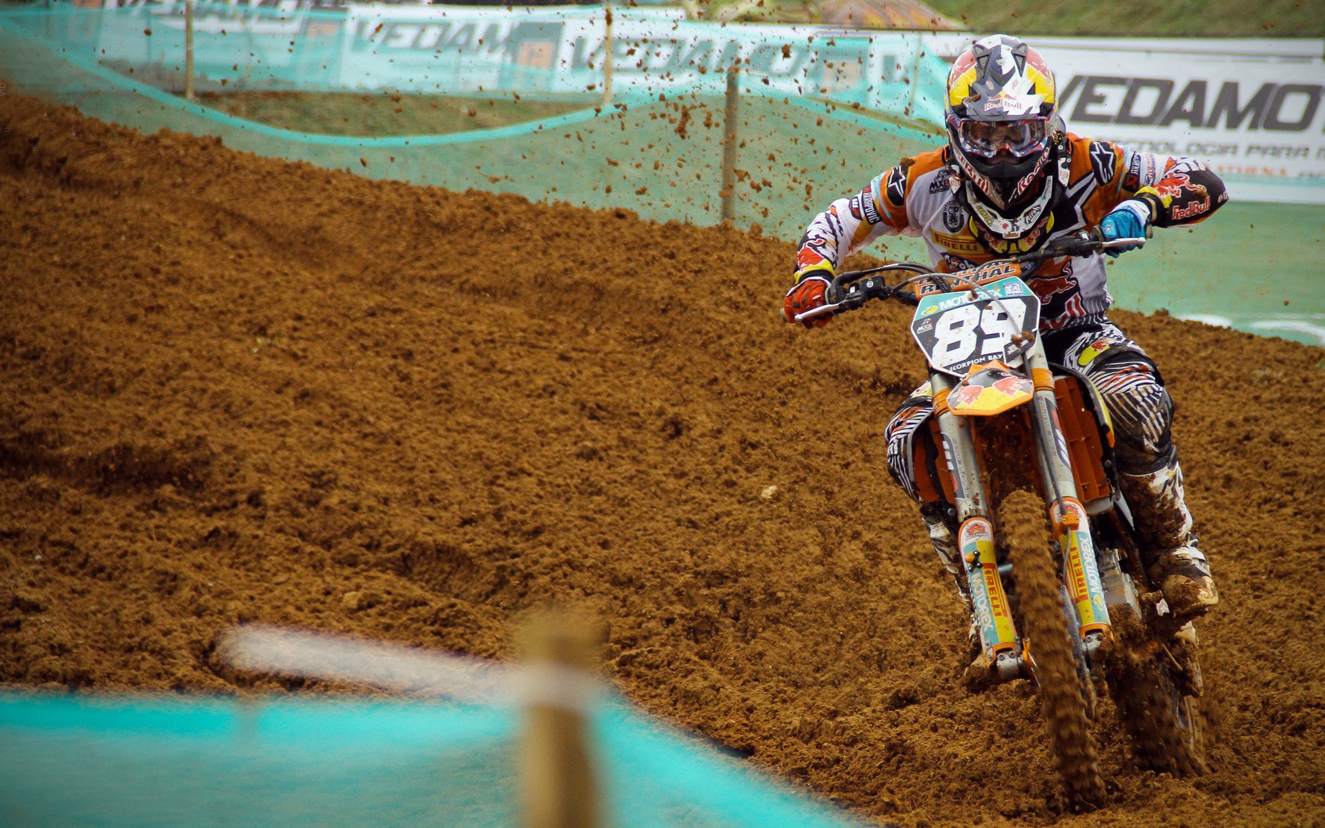 从莱比锡红牛到秘鲁，世界排名争夺战中的战术革命与足球文化碰撞