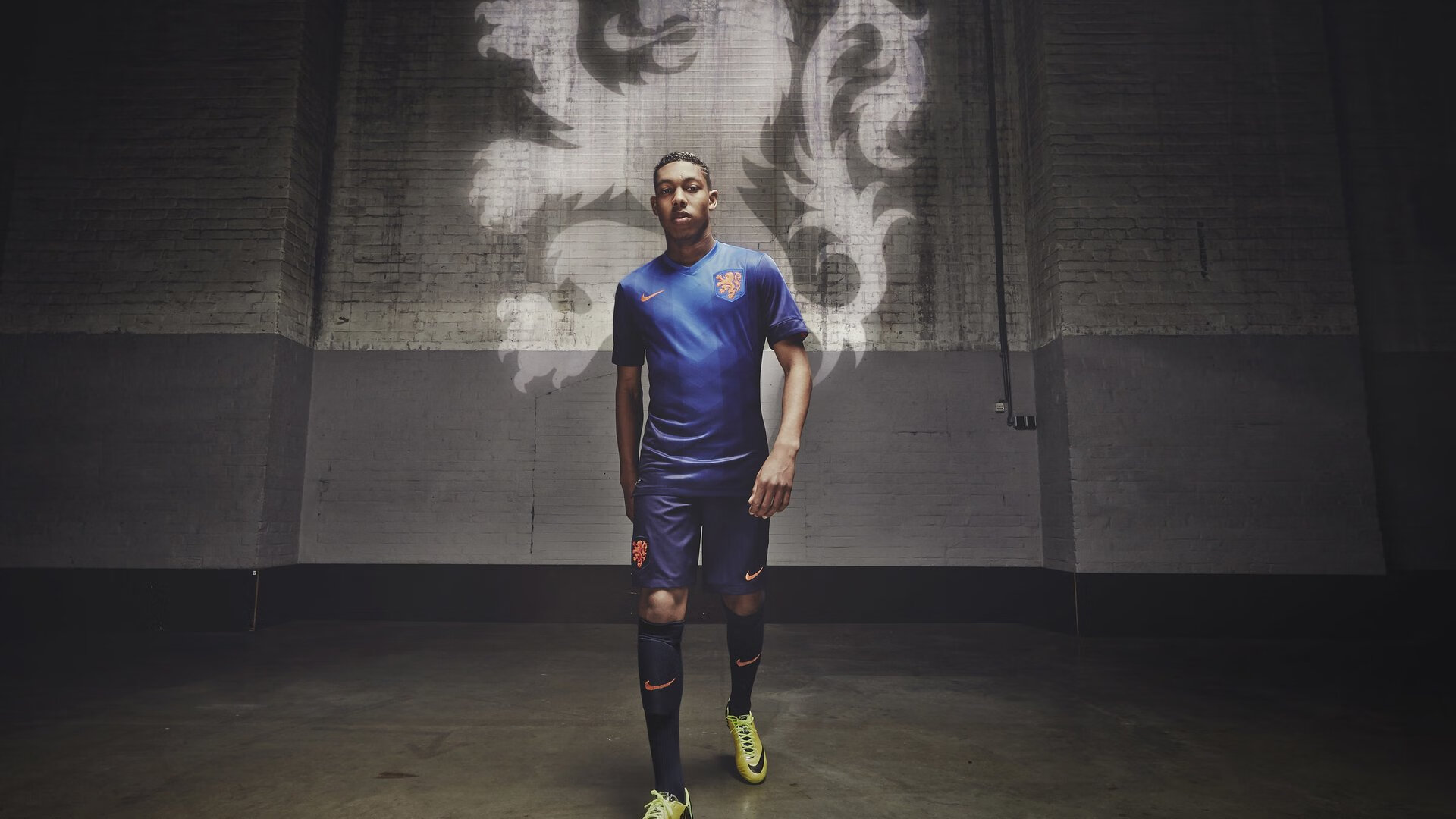 街道上的苏格兰风暴，F1焦点战背后的全面压制